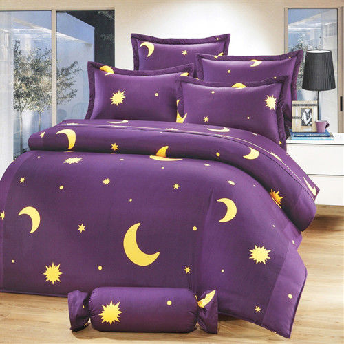 艾莉絲-貝倫 星星月亮-雙人加大四件式(100%純棉)鋪棉兩用被套床包組(深紫色)