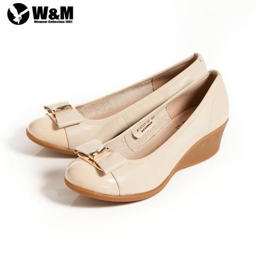 【W&M】時尚風大方白鑽蝴蝶結包頭OL中跟楔型鞋 米(另有黑)
