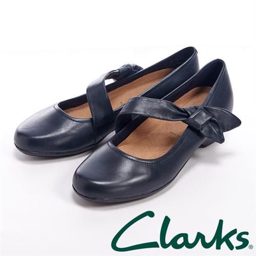 【Clarks】ELLA LORRAINE 蝴蝶結綁帶中跟鞋女鞋-深藍