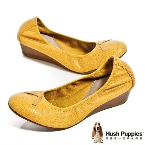 Hush Puppies 蝴蝶結麂皮織帶軟Q楔型低跟女鞋-黃(另有深藍、粉)
