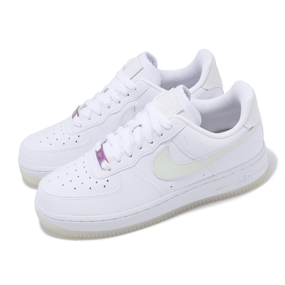 Nike 休閒鞋Wmns Air Force 1 07 LX 女鞋白皮革紫外線變色AF1 經典