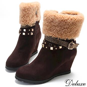 【Deluxe】時尚女孩水鑽鉚釘綿羊毛楔型短靴(咖啡)-1210-6-63