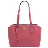 PRADA 1BG112 經典浮雕LOGO荔枝牛皮肩背托特包.桃紅