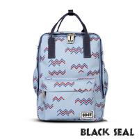 BLACK SEAL 聯名8848系列-多隔層休閒小方型後背包-淺藍 BS83008