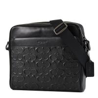 COACH 男款 浮雕LOGO皮革方形斜背包-黑色