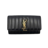 【YSL】新款 VICKY 金扣小羊皮直條壓紋長夾 (539972-黑)