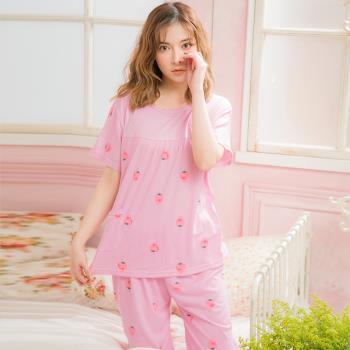 lingling日系 草莓圖案胸前草莓貼布牛奶絲二件式睡衣組(全尺碼)