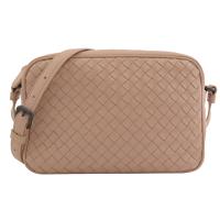 BOTTEGA VENETA 624035 經典編織羊皮斜揹相機包.粉膚