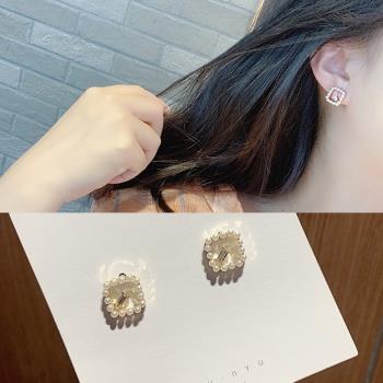 梨花HaNA 韓國美麗境界珍珠方框點鑽耳環