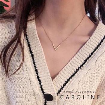 《Caroline》韓國時尚風格玫瑰金V字母項鍊網紅ins簡約氣質鈦剛項鍊72611