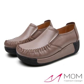 【MOM】真皮舒適寬楦手工縫線復古厚底坡跟樂福鞋 卡其