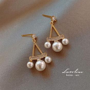 《Caroline》韓國熱賣水滴珍珠簡約造型時尚 高雅大方設計 耳環72854