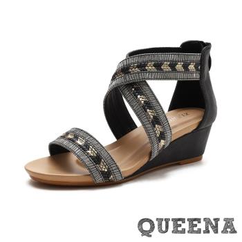 【QUEENA】真皮涼鞋坡跟涼鞋/金屬光澤亮皮撞色線條拼接交叉造型坡跟羅馬涼鞋 黑