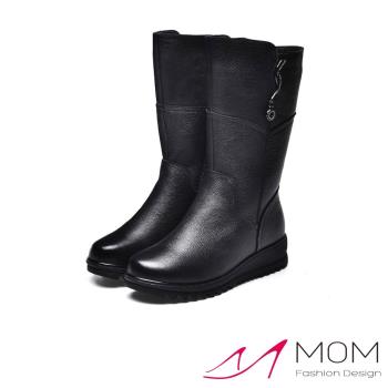 【MOM】真皮中筒靴 坡跟中筒靴/真皮頭層牛皮美鑽流線釦飾造型舒適坡跟中筒靴 黑