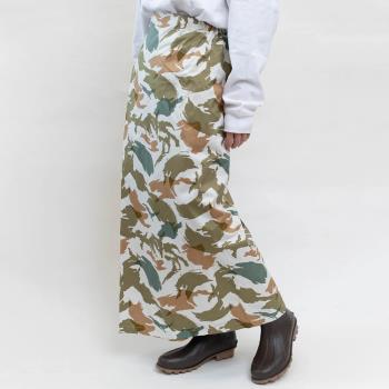 日本KIU 212260 油畫迷彩 抗UV透氣防水裙 內有腰圍調整扣 攤開變野餐巾 附收納袋