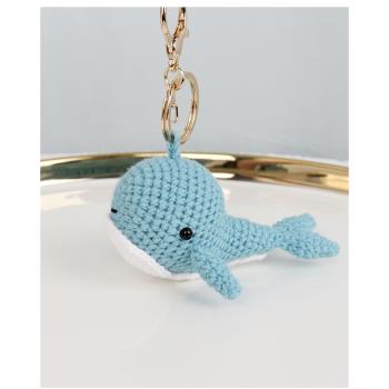 手工鉤織鯨魚鑰匙圈吊飾