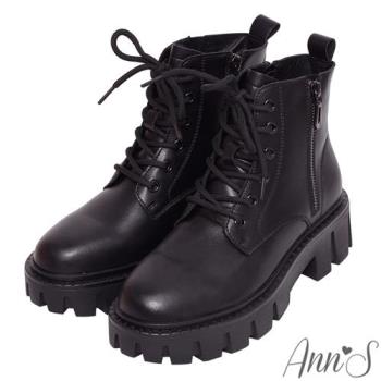 Ann’S小男孩系列-牛皮綁帶造型雙側拉鍊厚底短靴5cm-黑