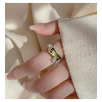 《Caroline》★韓國綠色方型鋯石熱賣造型時尚  經典華麗款開口戒指73060
