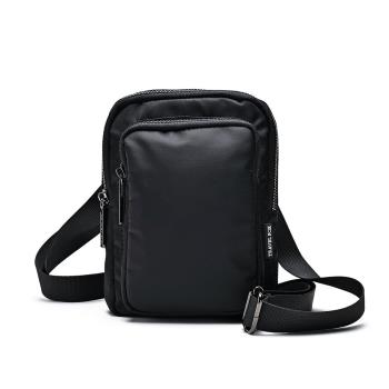 TRAVEL FOX包包 輕質感隨身萬用小側背包 - 簡約黑 TB812-01
