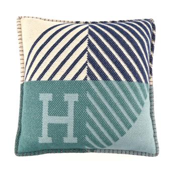 Hermes 愛馬仕 H Diagonale 斜紋手工編織羊絨枕頭(42cm/米/藍)