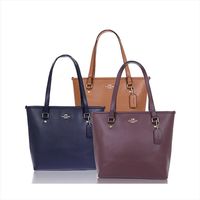 COACH 馬車 LOGO 圓標鐵牌防刮皮革肩背托特包(共三款)