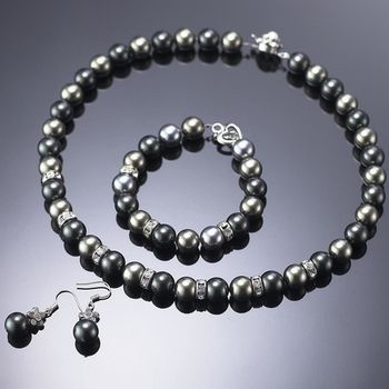 (小樂珠寶) 珍珠有獨特的魅力，無論出門逛街或社交場合是基本必備的，全美正圓3A南洋深海貝珍珠套組，多件超划算