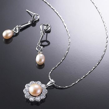   (小樂珠寶) 珍珠有獨特的魅力，無論出門逛街或社交場合，都是必備的裝飾品--頂級天然珍珠項鍊耳環多件式套組