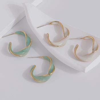 Jpqueen 扭曲半環珠光滴油韓風時尚耳環(2色可選)