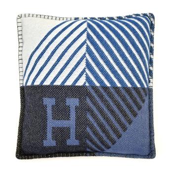 Hermes 愛馬仕 H Diagonale手工編織喀什米爾抱枕(43cm/海洋藍)