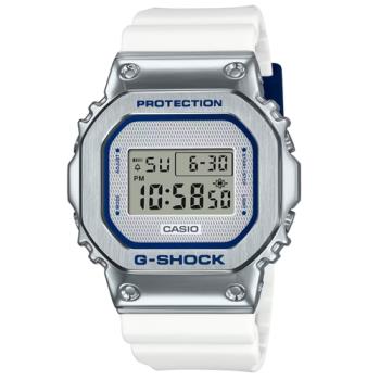 【CASIO 卡西歐】G-SHOCK 冬雪之戀時尚電子錶 GM-5600LC-7_43.2mm