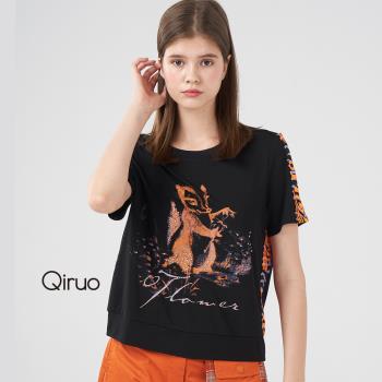 Qiruo 奇若名品 黑橘色短袖短版上衣(胸前橘色造型圖案休閒旅遊款3017A)