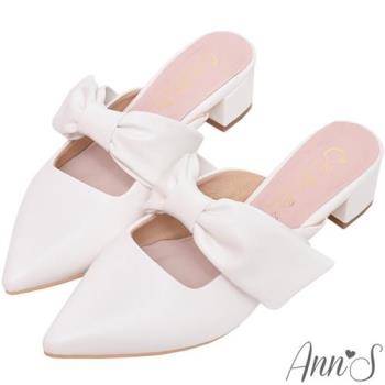 Ann’S柔美心動-立體蝴蝶結低跟寬楦尖頭穆勒鞋4cm-白