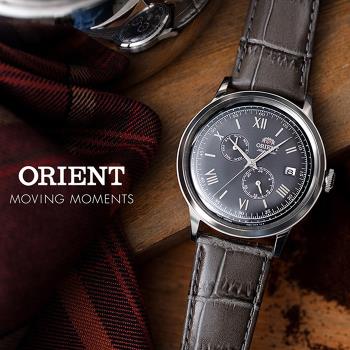 【ORIENT】東方錶 Multi-Eyes系列 RA-AK0704N 羅馬字 日期 皮錶帶 機械男錶 灰色 40.5mm