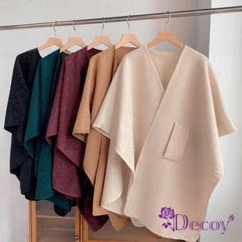 【Decoy】大方剪裁 外搭開叉保暖披肩罩衫 多色可選