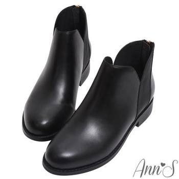 Ann’S克里西-素面側邊拼接顯瘦V口平底短靴3cm-黑