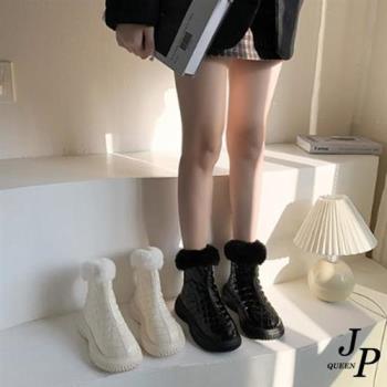 JP Queen New York 視覺焦點菱格紋保暖絨毛圓頭粗高跟短筒靴(2色可選)