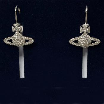 【Vivienne Westwood】Grace 品牌LOGO 水晶耳環-白金色/白水晶 6202002702P116 P116