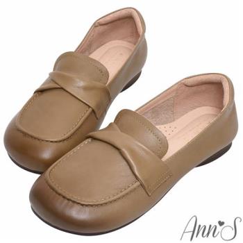 Ann’S寬楦大容量-真皮軟牛皮 麵包鞋 彈力平底鞋-棕
