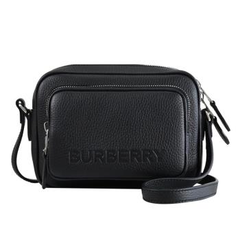 BURBERRY 8061569 壓紋LOGO牛皮前口袋斜背相機包.黑