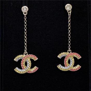 【CHANEL】香奈兒 繽紛水鑽CC LOGO長鍊垂墜耳環 淡金 - AB9871B09920NL749