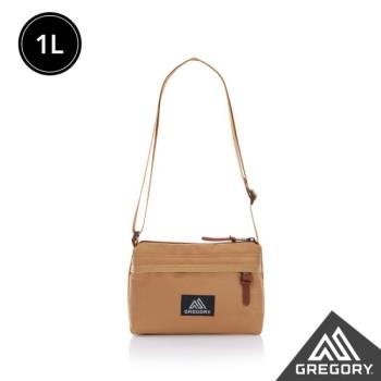 【GREGORY】1L ENVELOPE SHOULDER 斜背包 焦糖棕 GG125406