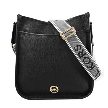 MICHAEL KORS LUISA 經典金屬LOGO荔枝皮革寬背帶斜背包.黑色