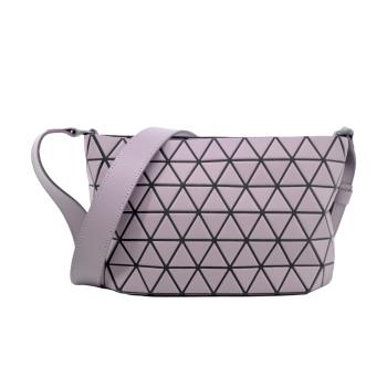 ISSEY MIYAKE 三宅一生 BAOBAO CRYSTAL MATTE牛皮啞光側肩背包-粉紫