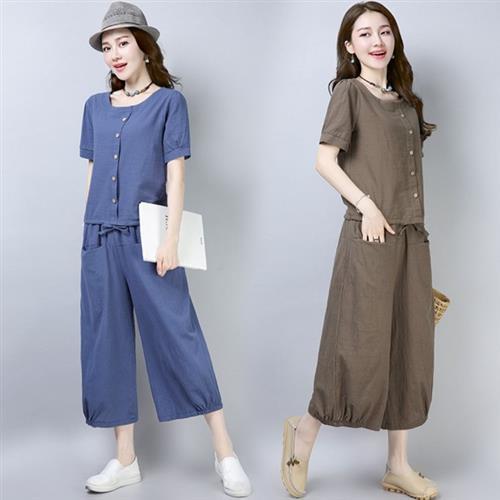 【REKO】日系風格輕鬆穿搭排釦上衣+寬褲套裝M-3XL(共四色)