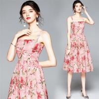 M2M-渡假風甜美粉花吊帶高腰方領連身裙S-2XL