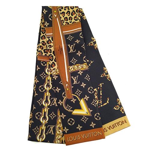 LV 黑色底豹紋字紋皮具及金屬墜飾印花長絲巾