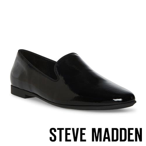 STEVE MADDEN-CORRAL 百搭鏡面平底鞋-黑色